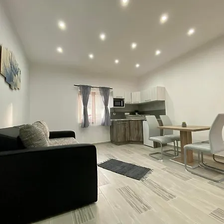 Tündi Apartamento Balatonlelle